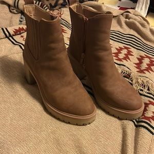 Dolce Vita ankle boots